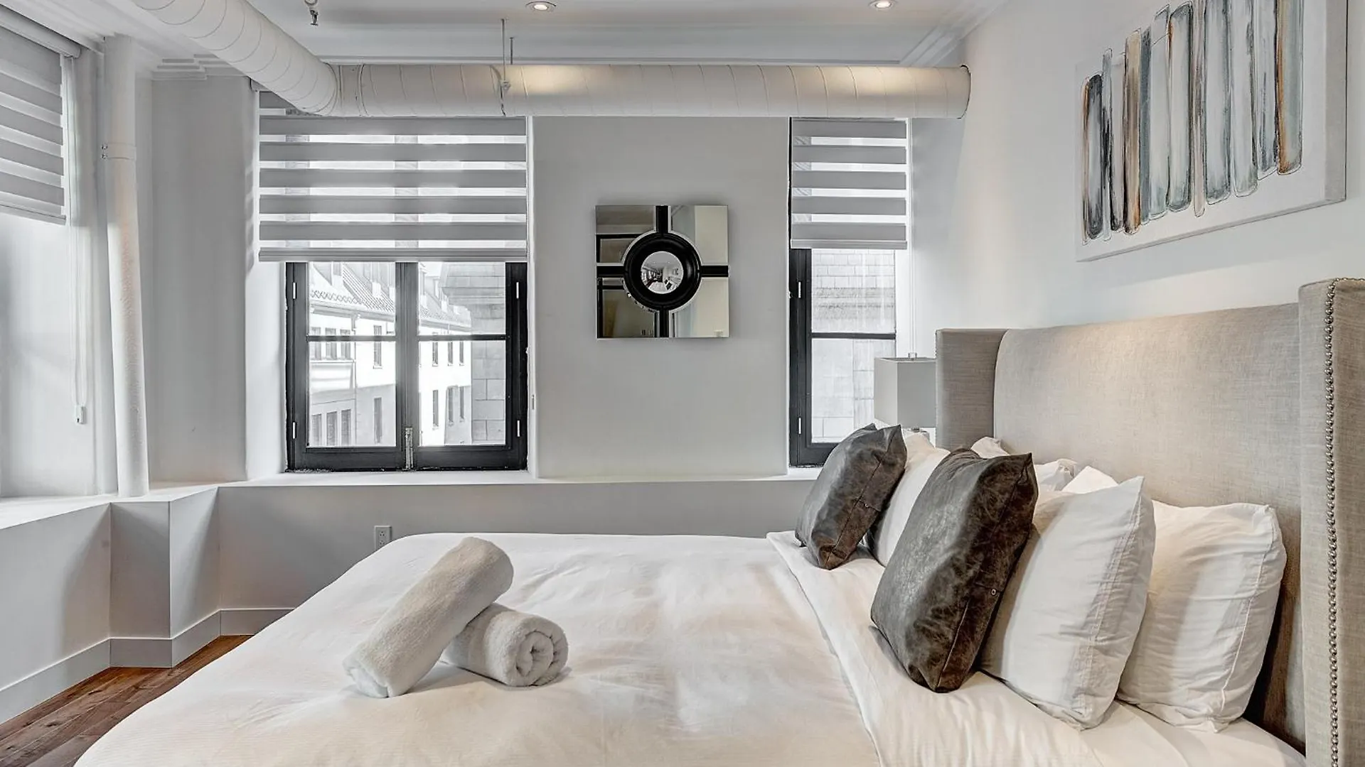 Saint Sulpice Lofts By Bakan - Old Montréal