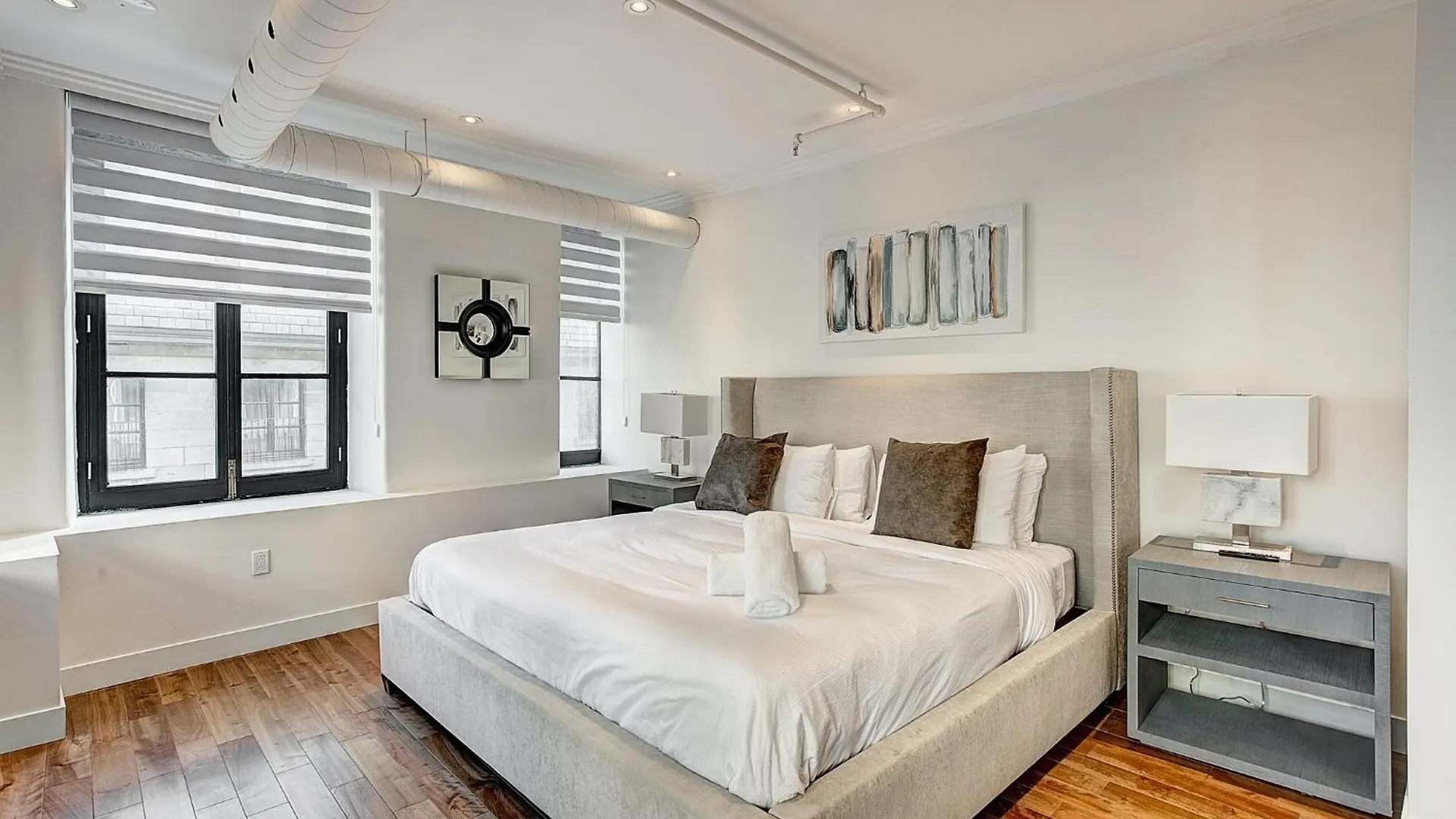 Saint Sulpice Lofts By Bakan - Old Montréal