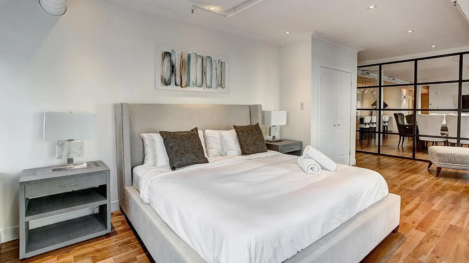 Appartement Saint Sulpice Lofts By Bakan - Old Montréal Canada