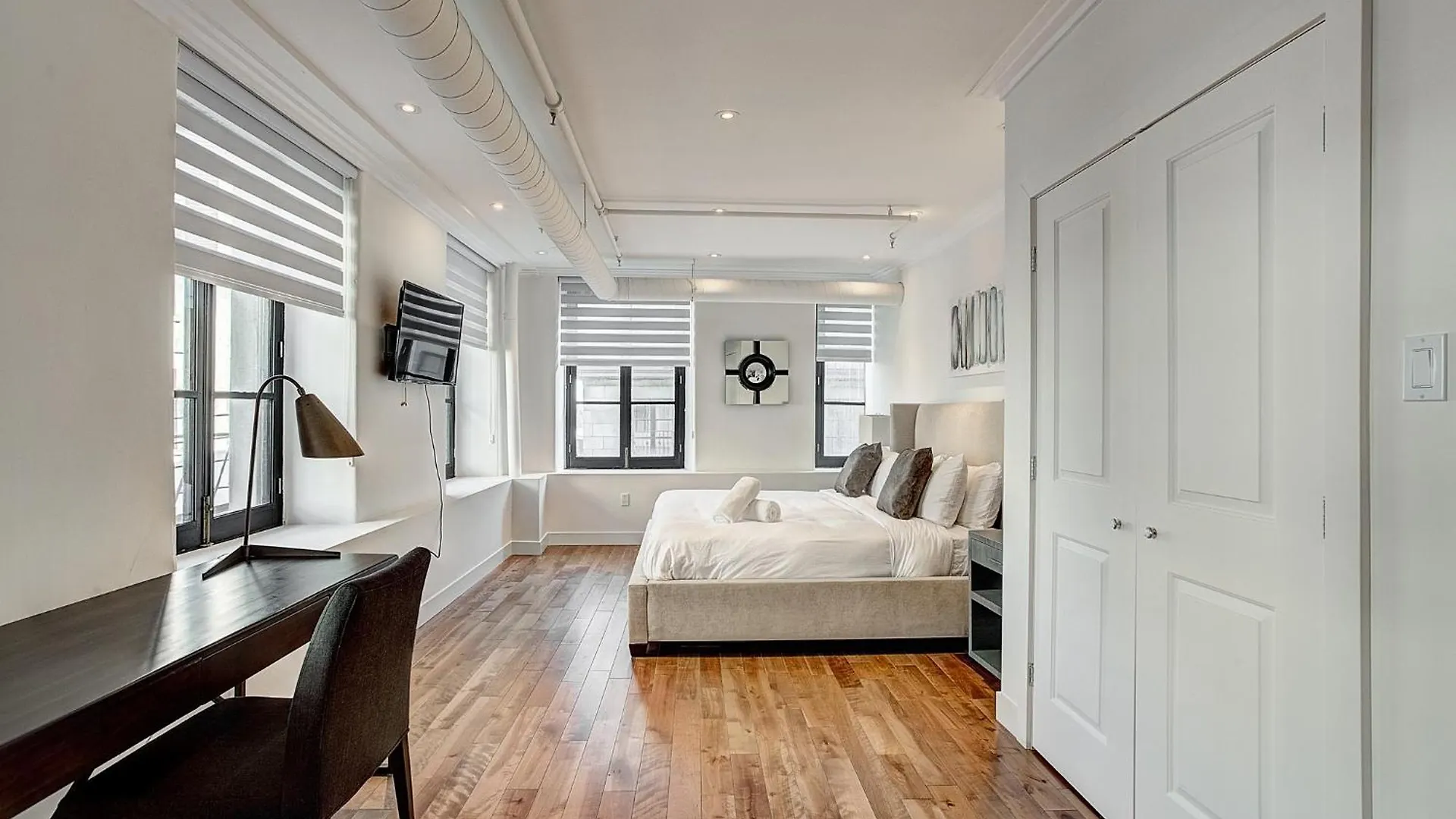 Apartment Saint Sulpice Lofts By Bakan - Old Montreal